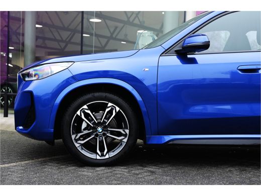 BMW X1 sDrive18i M Sport Automaat / Trekhaak / Sportstoelen / Achteruitrijcamera / M Adaptief onderstel ... ActivLease financial lease