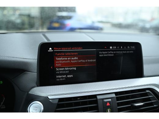 BMW X4 xDrive20i High Executive M Sport Automaat / Panoramadak / Trekhaak / Sportstoelen / Adaptief onde... ActivLease financial lease