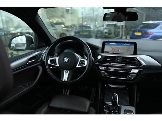 BMW X4 xDrive20i High Executive M Sport Automaat / Panoramadak / Trekhaak / Sportstoelen / Adaptief onde... ActivLease financial lease