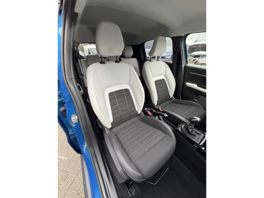 Citroën C3 100pk Max (Camera - Automatische Airco - Apple Carplay - Navigatie - 17"- Two Tone) ActivLease financial lease