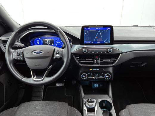 Ford Focus 1.5 Automaat 150PK Active X 5Drs. / Panorama dak / B&O Audio / Pdc.+Camera / Navigatie / Airco-ec... ActivLease financial lease