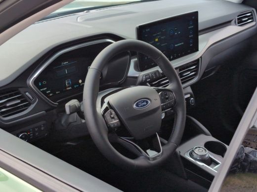 Ford Kuga 2.5 PHEV Titanium | Lichtmetalen velgen 17" | Metaalkleur | Stuurwiel verwarmd ActivLease financial lease