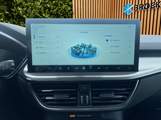 Ford Kuga 2.5 PHEV Titanium Carplay | Wegklapbare trekhaak | Cruise control | Stoel- stuurverw. | Camera | ActivLease financial lease