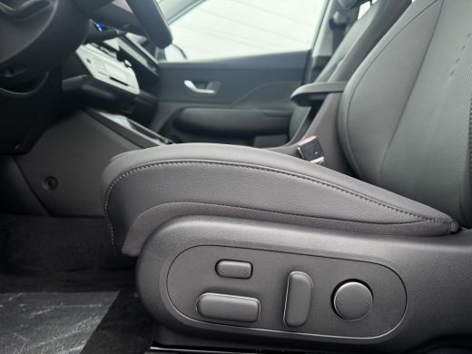 Hyundai Kona 1.6 GDI HEV Premium Sky | Stuurverwarming | Stoelverkoeling/verwarming | Schuif-kanteldak | 360* ... ActivLease financial lease