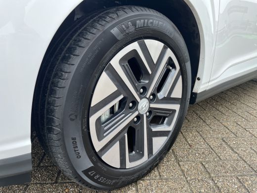 Hyundai Kona EV Business 64 kWh 204pk | Camera | Premium Audio | Adaptive Cruise controle | Dodehoek detectie ... ActivLease financial lease