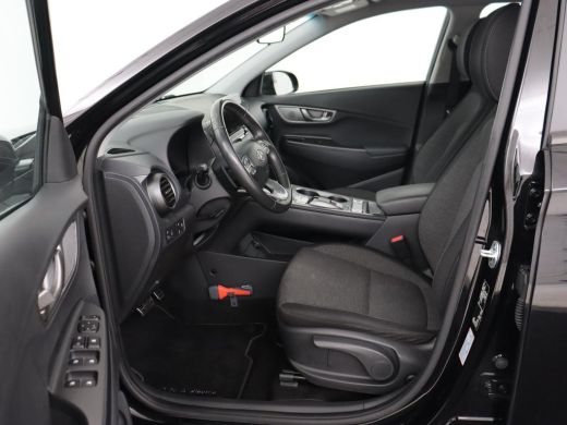 Hyundai Kona EV Comfort 64 kWh | Adaptive cruise | Krell Audio | Warmtepomp | Keyless | Parkeerhulp | Digital ... ActivLease financial lease