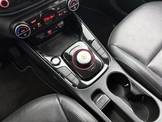 Kia e-Soul 150kW / 64kWh Executive line / Leder / TV. DVD scherm / Xenon / Navigatie / Airco-ecc. / Apk 12-2026 ActivLease financial lease