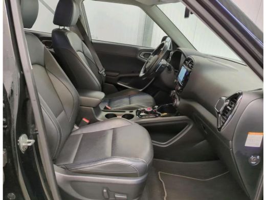 Kia e-Soul 150kW / 64kWh Executive line / Leder / TV. DVD scherm A./ Pdc+Camera / Xenon / Navigatie / Airco-... ActivLease financial lease