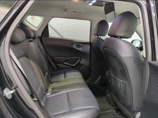 Kia e-Soul 150kW / 64kWh Executive line / Leder / TV. DVD scherm A./ Pdc+Camera / Xenon / Navigatie / Airco-... ActivLease financial lease