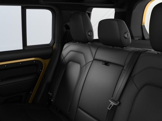 Land Rover Defender 110 2.0 P300e 110 Trophy Edition Deep Sand | 3-Zone climate control | Airco (automatisch) | All T... ActivLease financial lease