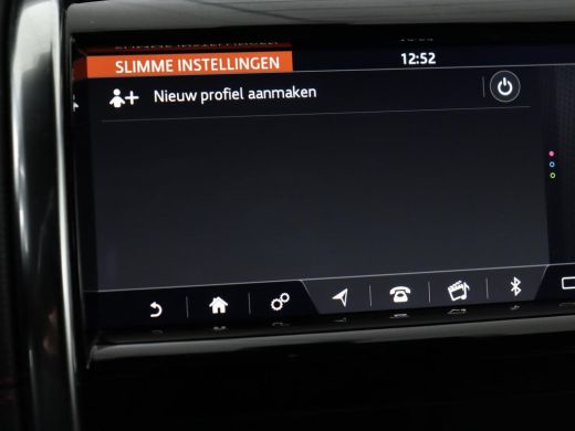 Land Rover Discovery Sport P300e 1.5 R-Dynamic | Leder | Stoelverwarming | Trekhaak | Carplay | Meridian Sound | Camera | 20... ActivLease financial lease