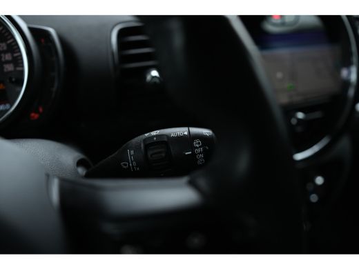 Mini Clubman One Classic / Comfortstoelen / LED / PDC / Cruise Control / Navigatie / Apple CarPlay / 17" LMV ActivLease financial lease