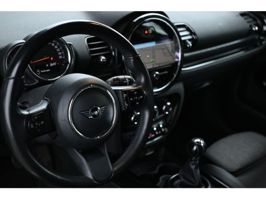 Mini Clubman One Classic / Comfortstoelen / LED / PDC / Cruise Control / Navigatie / Apple CarPlay / 17" LMV ActivLease financial lease