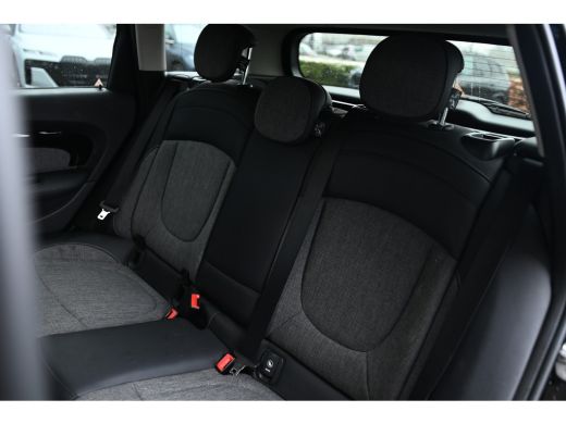Mini Clubman One Classic / Comfortstoelen / LED / PDC / Cruise Control / Navigatie / Apple CarPlay / 17" LMV ActivLease financial lease
