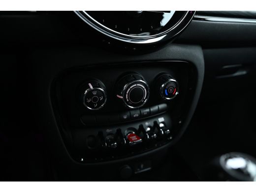 Mini Clubman One Classic / Comfortstoelen / LED / PDC / Cruise Control / Navigatie / Apple CarPlay / 17" LMV ActivLease financial lease