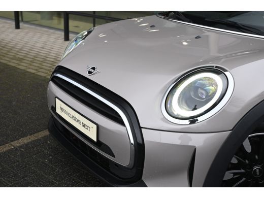 Mini Cooper Cooper Classic / Panoramadak / Sportstoelen / Achteruitrijcamera / Comfort Access / Stuurverwarmi... ActivLease financial lease