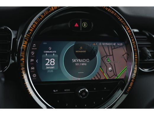 Mini Cooper John Cooper Works Automaat / Panoramadak / Sportstoelen / Achteruitrijcamera / Adaptief onderstel... ActivLease financial lease