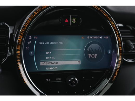 Mini Cooper John Cooper Works Automaat / Panoramadak / Sportstoelen / Achteruitrijcamera / Adaptief onderstel... ActivLease financial lease