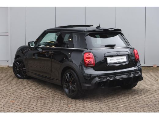 Mini Cooper John Cooper Works Automaat / Panoramadak / Sportstoelen / Achteruitrijcamera / Adaptief onderstel... ActivLease financial lease