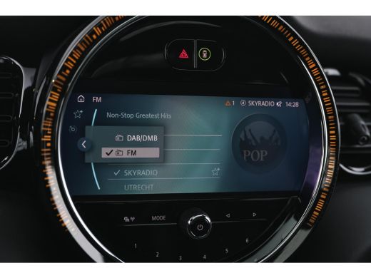 Mini Cooper John Cooper Works Automaat / Panoramadak / Sportstoelen / Achteruitrijcamera / Adaptief onderstel... ActivLease financial lease