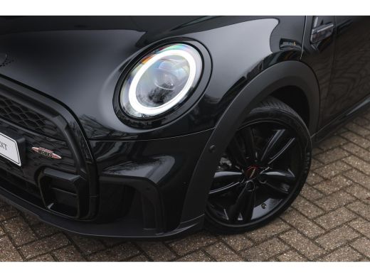 Mini Cooper John Cooper Works Automaat / Panoramadak / Sportstoelen / Achteruitrijcamera / Adaptief onderstel... ActivLease financial lease