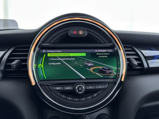 Mini Electric Yours 33 kWh [ 3-Fase-11kW ] {SOH-100%} (INCL-BTW) Aut.* HEATPUMP | PANO | LEATHER | DIGI-COCKPIT... ActivLease financial lease