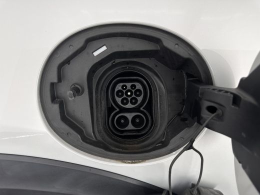 Mini Electric Yours 33 kWh [ 3-Fase-11kW ] {SOH-100%} (INCL-BTW) Aut.* HEATPUMP | PANO | LEATHER | DIGI-COCKPIT... ActivLease financial lease