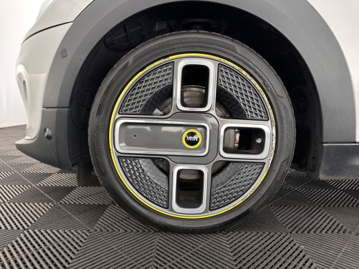 Mini Electric Yours 33 kWh [ 3-Fase-11kW ] {SOH-100%} (INCL-BTW) Aut.* HEATPUMP | PANO | LEATHER | DIGI-COCKPIT... ActivLease financial lease