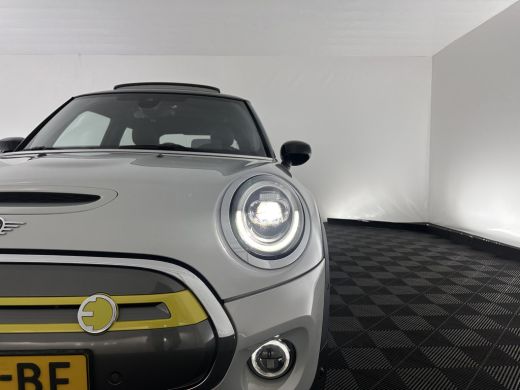 Mini Electric Yours 33 kWh [ 3-Fase-11kW ] {SOH-100%} (INCL-BTW) Aut.* HEATPUMP | PANO | LEATHER | DIGI-COCKPIT... ActivLease financial lease