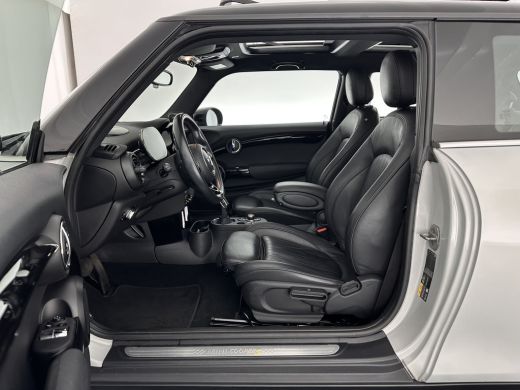 Mini Electric Yours 33 kWh [ 3-Fase-11kW ] {SOH-100%} (INCL-BTW) Aut.* HEATPUMP | PANO | LEATHER | DIGI-COCKPIT... ActivLease financial lease