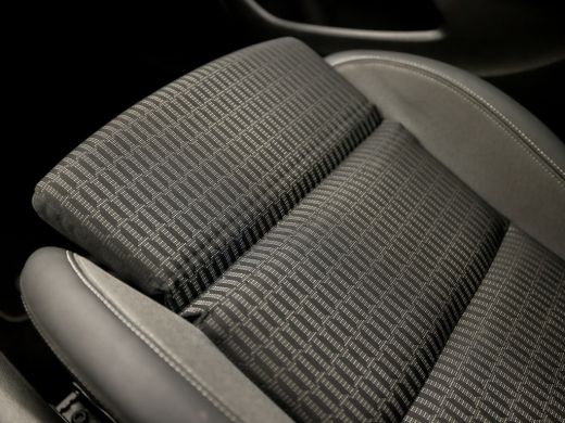 Opel Astra 1.2 Elegance Sport (APPLE CARPLAY, GROOT NAVI, CAMERA, LEDER, CLIMATE, STUUR/STOELVERWARMING, GET... ActivLease financial lease