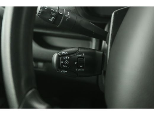 Opel Vivaro 2.0 145PK L3H1 | DC | 6-Zits | Trekh. | Airco | Cruise | Carplay | Parkeersens. ActivLease financial lease