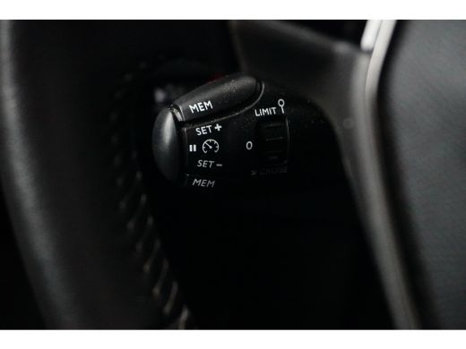 Peugeot 2008 1.2 PureTech Allure Pack | Achteruitrijcamera | Airco (automatisch) | Anti Blokkeer Systeem ActivLease financial lease