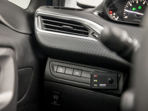 Peugeot 2008 1.2 PureTech Sport Automaat (APPLE CARPLAY, NAVIGATIE, PARKEERSENSOREN, SPORTSTOELEN, CRUISE, ARM... ActivLease financial lease