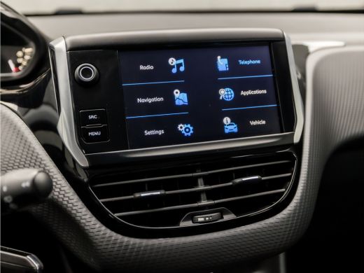 Peugeot 2008 1.2 PureTech Sport Automaat (APPLE CARPLAY, NAVIGATIE, PARKEERSENSOREN, SPORTSTOELEN, CRUISE, ARM... ActivLease financial lease