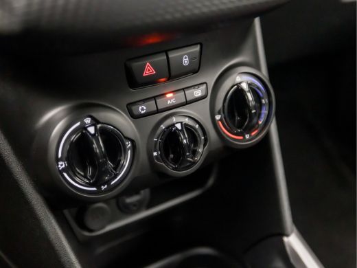 Peugeot 2008 1.2 PureTech Sport Automaat (APPLE CARPLAY, NAVIGATIE, PARKEERSENSOREN, SPORTSTOELEN, CRUISE, ARM... ActivLease financial lease