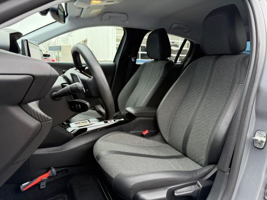 Peugeot 208 Hybrid 100 e-DCS6 Allure Automaat | Cruise control | Voor en achter parkeersensoren | Apple carpl... ActivLease financial lease