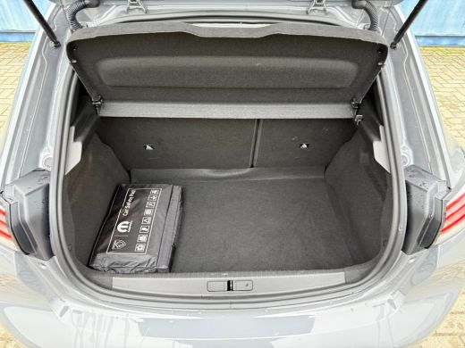 Peugeot 208 Hybrid 100 e-DCS6 Allure Automaat | Cruise control | Voor en achter parkeersensoren | Apple carpl... ActivLease financial lease