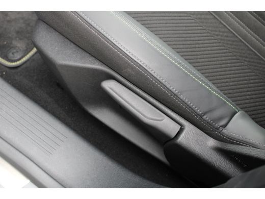 Peugeot 408 1.2 Hybrid 136 e-DCS6 GT | Automaat | Navigatie | Camera | Mild Hybrid | Apple carplay | 41.000km | ActivLease financial lease