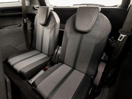 Peugeot 5008 1.2 PureTech Allure Sport 7 Peroons (APPLE CARPLAY, GROOT NAVI, 360 CAMERA, LEDER, STOELVERWARMIN... ActivLease financial lease