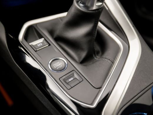 Peugeot 5008 1.2 PureTech Allure Sport 7 Peroons (APPLE CARPLAY, GROOT NAVI, 360 CAMERA, LEDER, STOELVERWARMIN... ActivLease financial lease