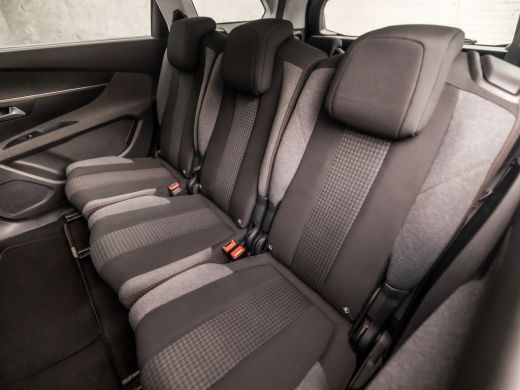 Peugeot 5008 1.2 PureTech Sport 7 Persoons Automaat (APPLE CARPLAY, GROOT NAVI, 360 CAMERA, TREKHAAK, GETINT G... ActivLease financial lease