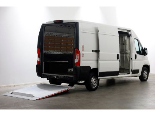 Peugeot Boxer 2.0 BlueHDI 130pk E6 L3H2 Navi/Camera Laadklep 500kg 05-2018 ActivLease financial lease