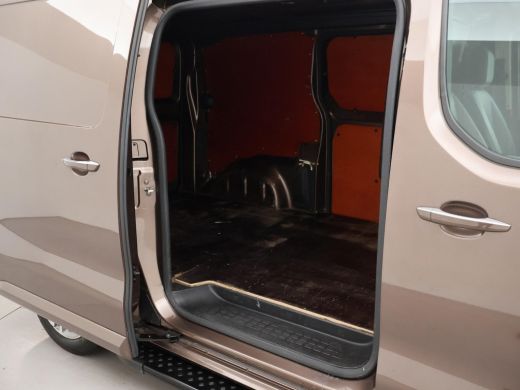 Peugeot Expert 2.0 BLUEHDI 180 PK AUT. SPORT PREMIUM + 2 SCHUIFDEUREN | HEAD-UP | CAMERA | TREEPLANKEN ActivLease financial lease