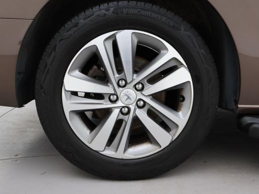 Peugeot Expert 2.0 BLUEHDI 180 PK AUT. SPORT PREMIUM + 2 SCHUIFDEUREN | HEAD-UP | CAMERA | TREEPLANKEN ActivLease financial lease