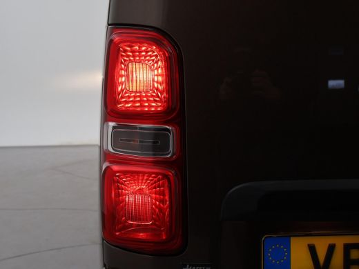 Peugeot Expert 2.0 BLUEHDI 180 PK AUT. SPORT PREMIUM + 2 SCHUIFDEUREN | HEAD-UP | CAMERA | TREEPLANKEN ActivLease financial lease