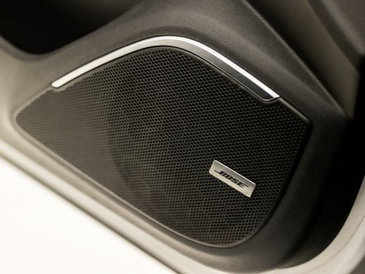 Renault M&eacute;gane Estate Estate 1.2 TCe Bose Sport (APPLE CARPLAY, GROOT NAVI, BOSE AUDIO, LEDER, CAMERA, KEYLESS, SFEERVE... ActivLease financial lease