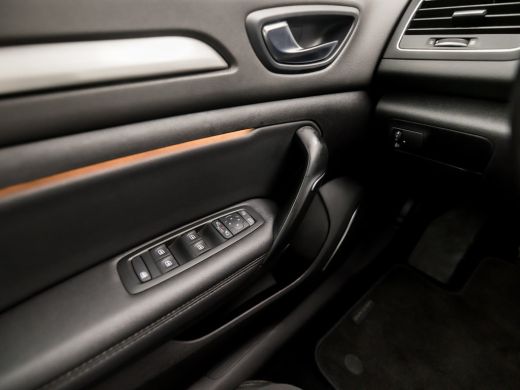 Renault M&eacute;gane Estate Estate 1.2 TCe Bose Sport (APPLE CARPLAY, GROOT NAVI, BOSE AUDIO, LEDER, CAMERA, KEYLESS, SFEERVE... ActivLease financial lease