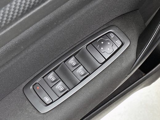 Renault M&eacute;gane Estate Estate 1.5 DCi Automaat Euro6 / Distributie vv bij 123Dkm / Cruise / Navi / LED / Carplay / Parke... ActivLease financial lease