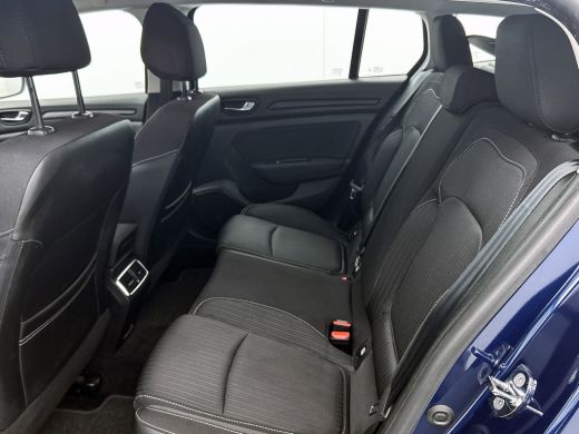 Renault M&eacute;gane Estate Estate 1.5 DCi Automaat Euro6 / Distributie vv bij 123Dkm / Cruise / Navi / LED / Carplay / Parke... ActivLease financial lease